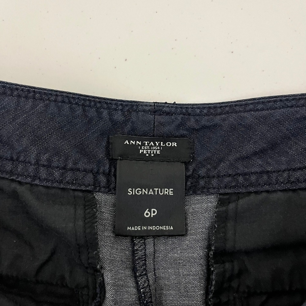 Ann Taylor Signature Petite Dark Wash Denim Look Stretch Shorts Size 6P - Picture 3 of 12